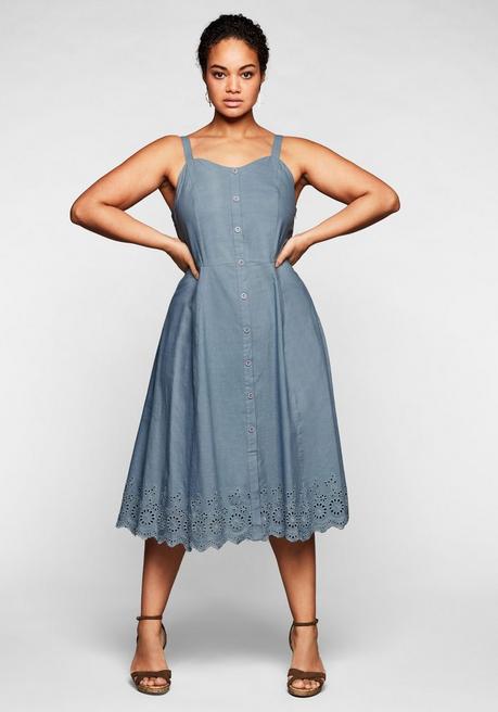 Kleid mit Zierknopfleiste und Lochstickerei - hellblau - 44