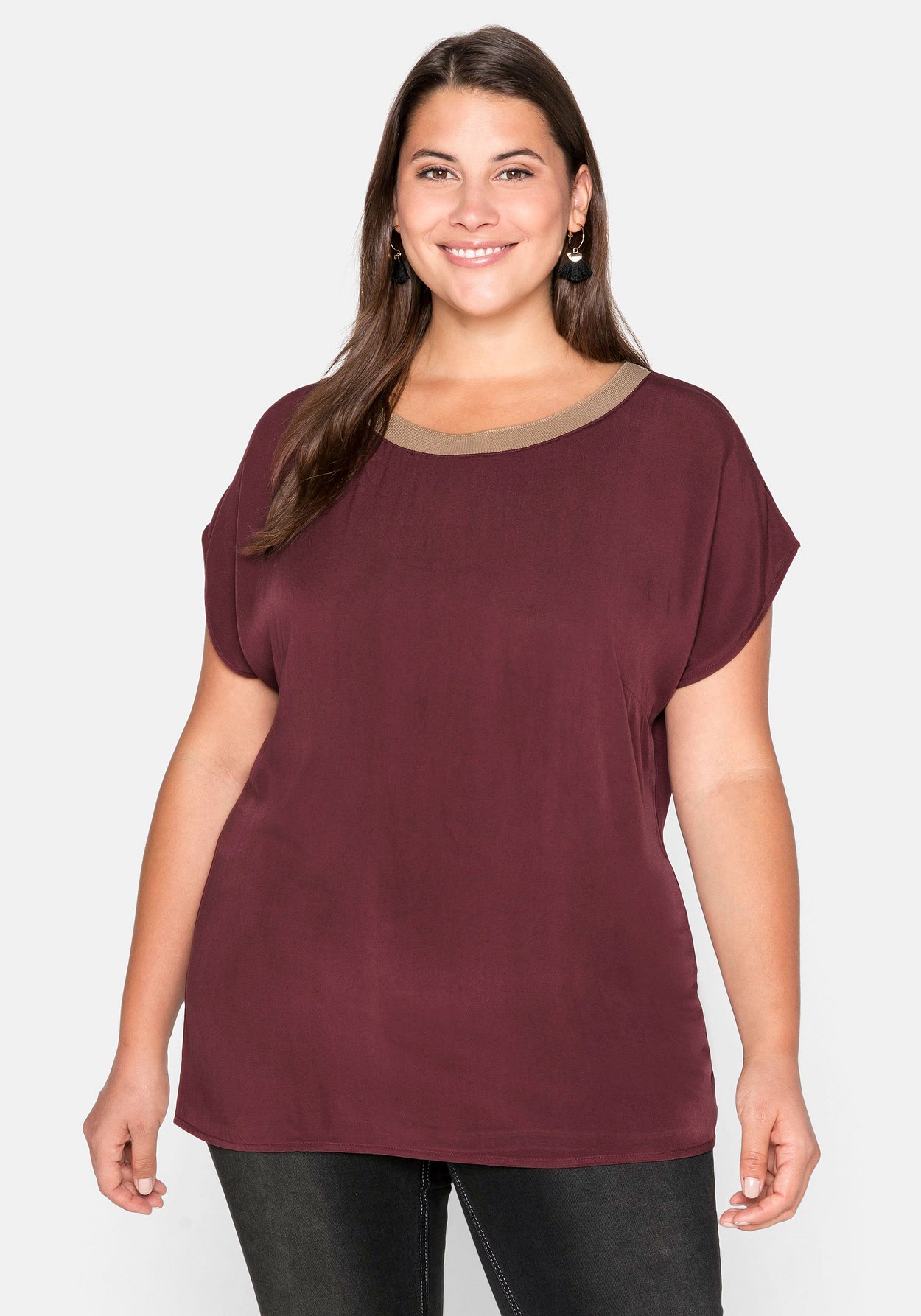 Mode Oberteile | sheego Shirt mit Kontrast-Ausschnitt und weiten Ärmeln - XY01177