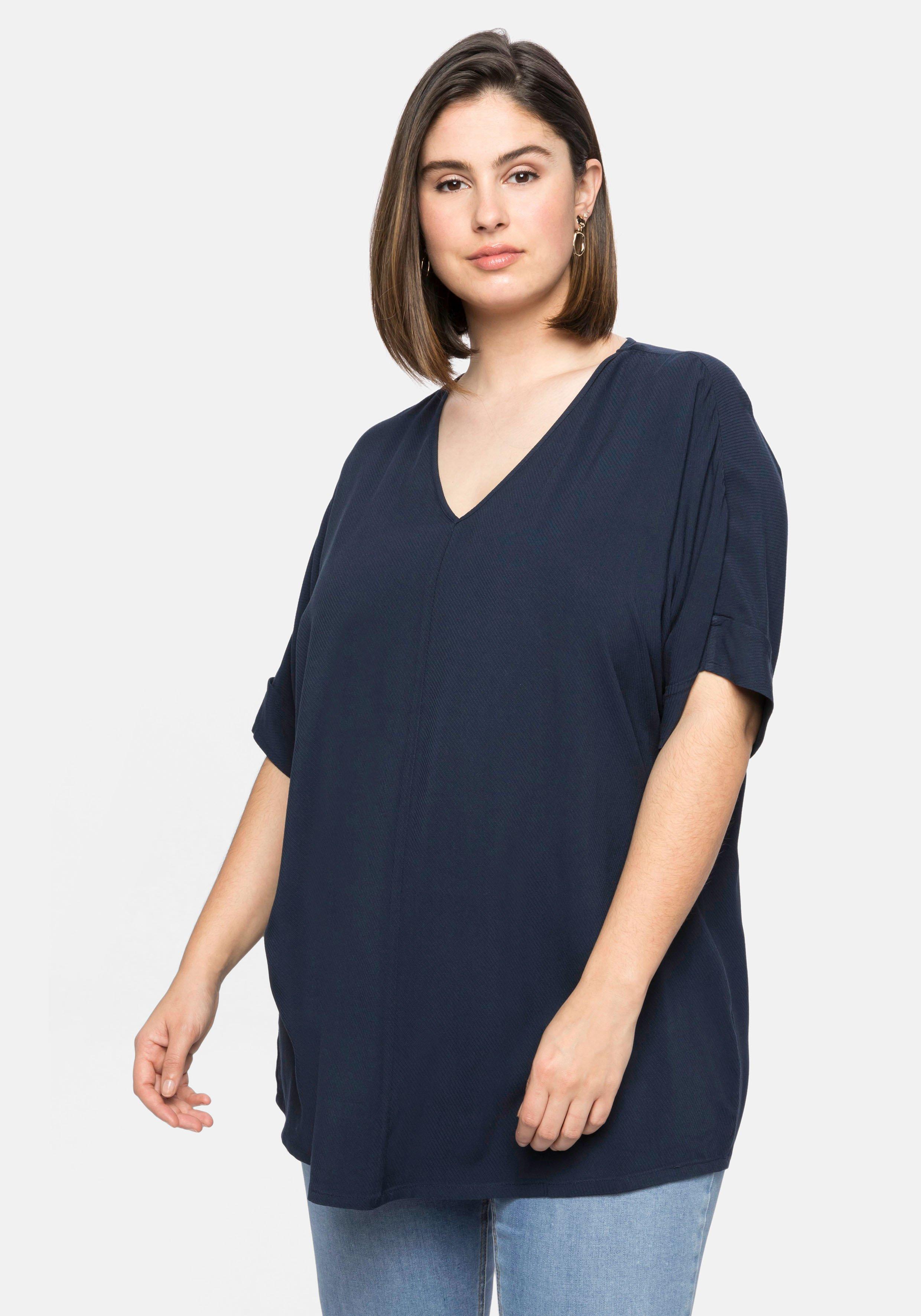 | - mit V-Ausschnitt in nachtblau Tunika und sheego Oversized-Form