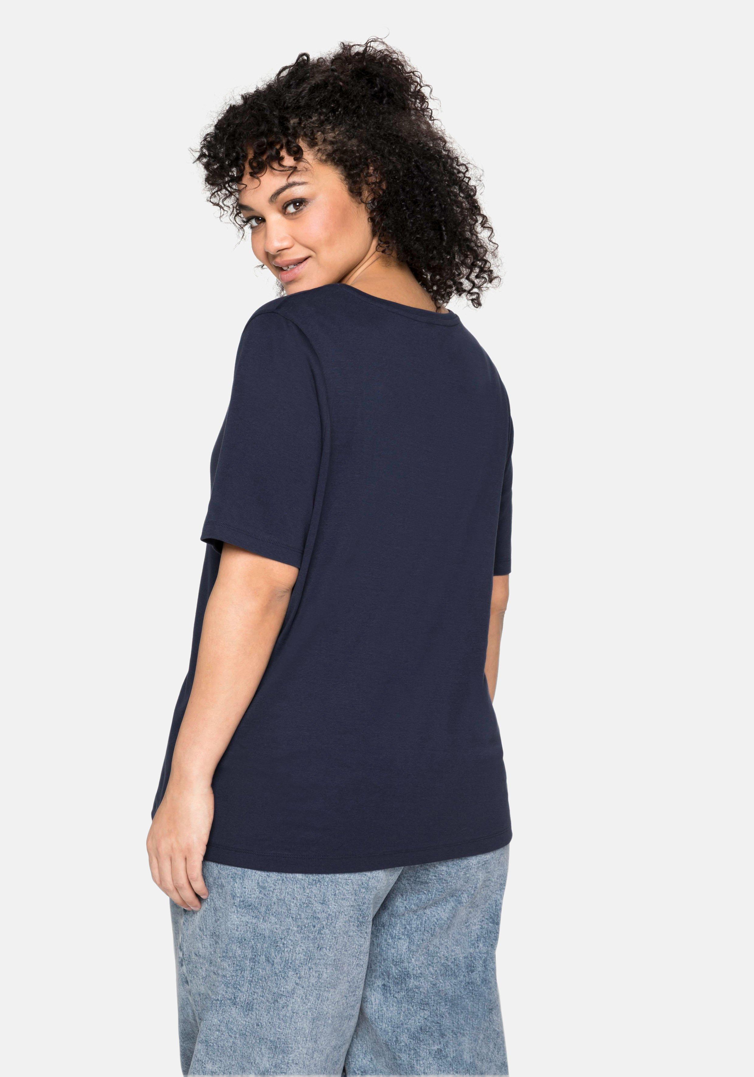 T-Shirt mit tiefem Ausschnitt und längerem Ärmel - marine | sheego | Zipfelshirts