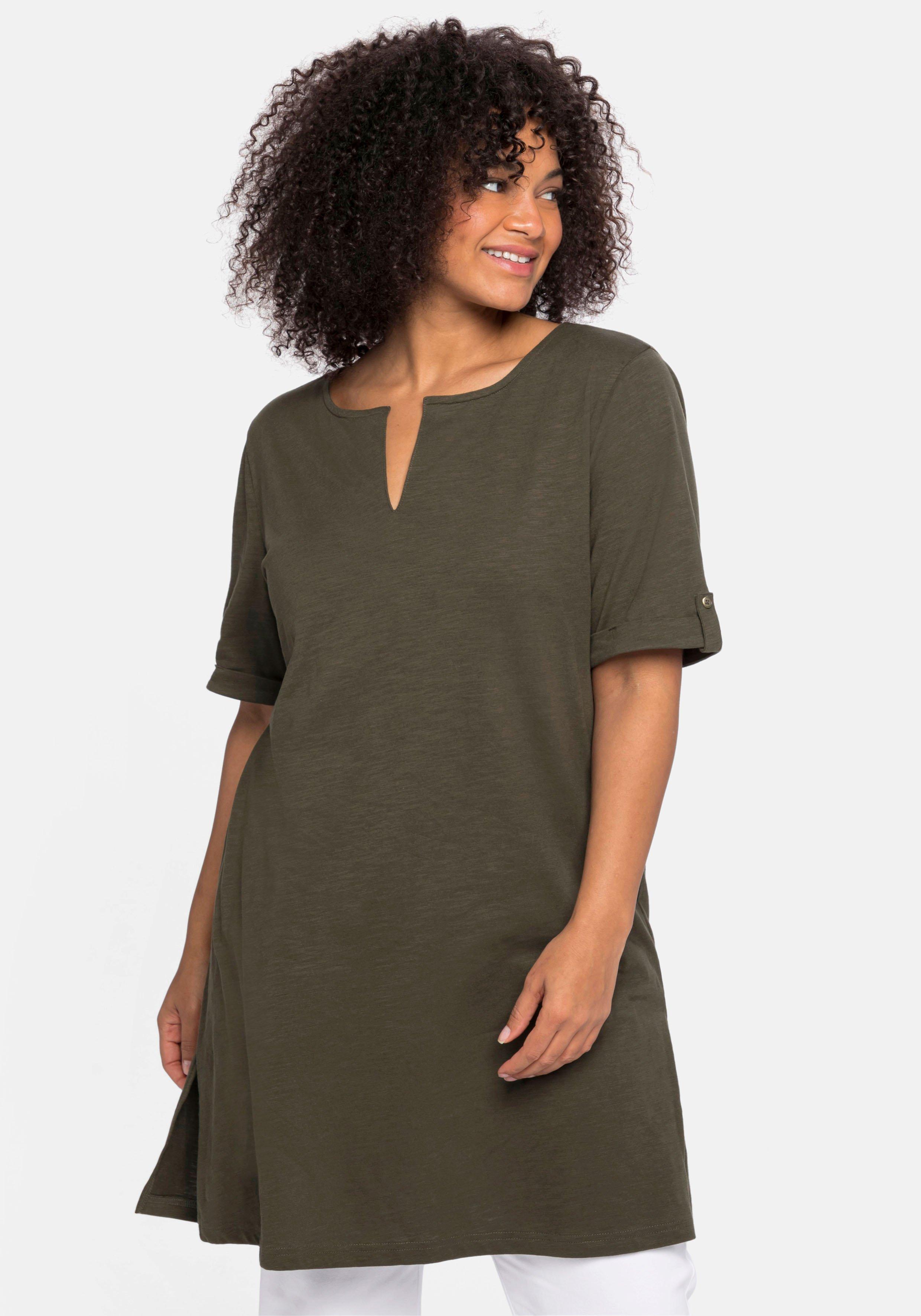 sheego Longshirt mit geschlitztem Ausschnitt - dunkeloliv sheego