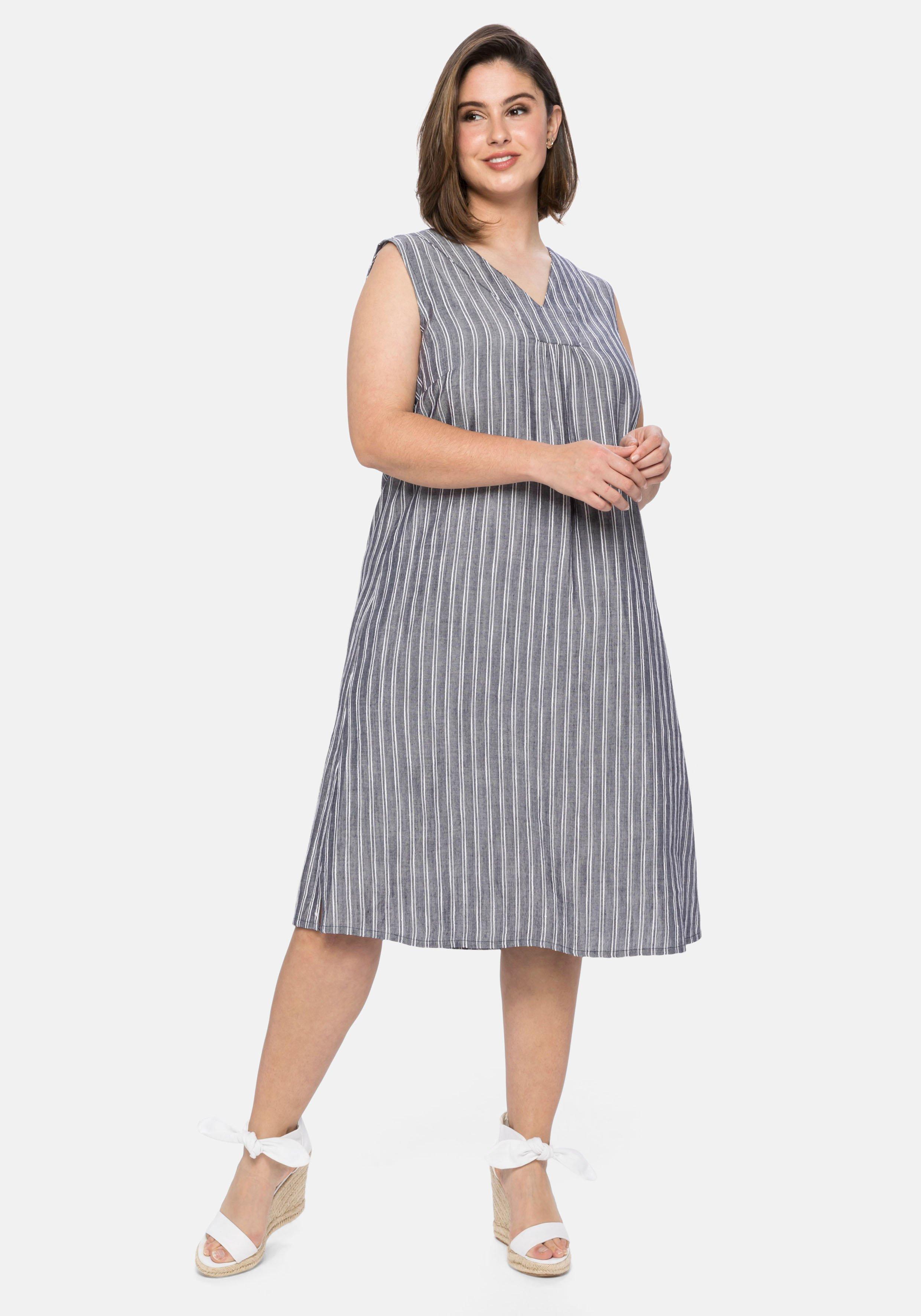 Ärmelloses Kleid mit strukturierten Streifen - marine | sheego | Klassische Tuniken