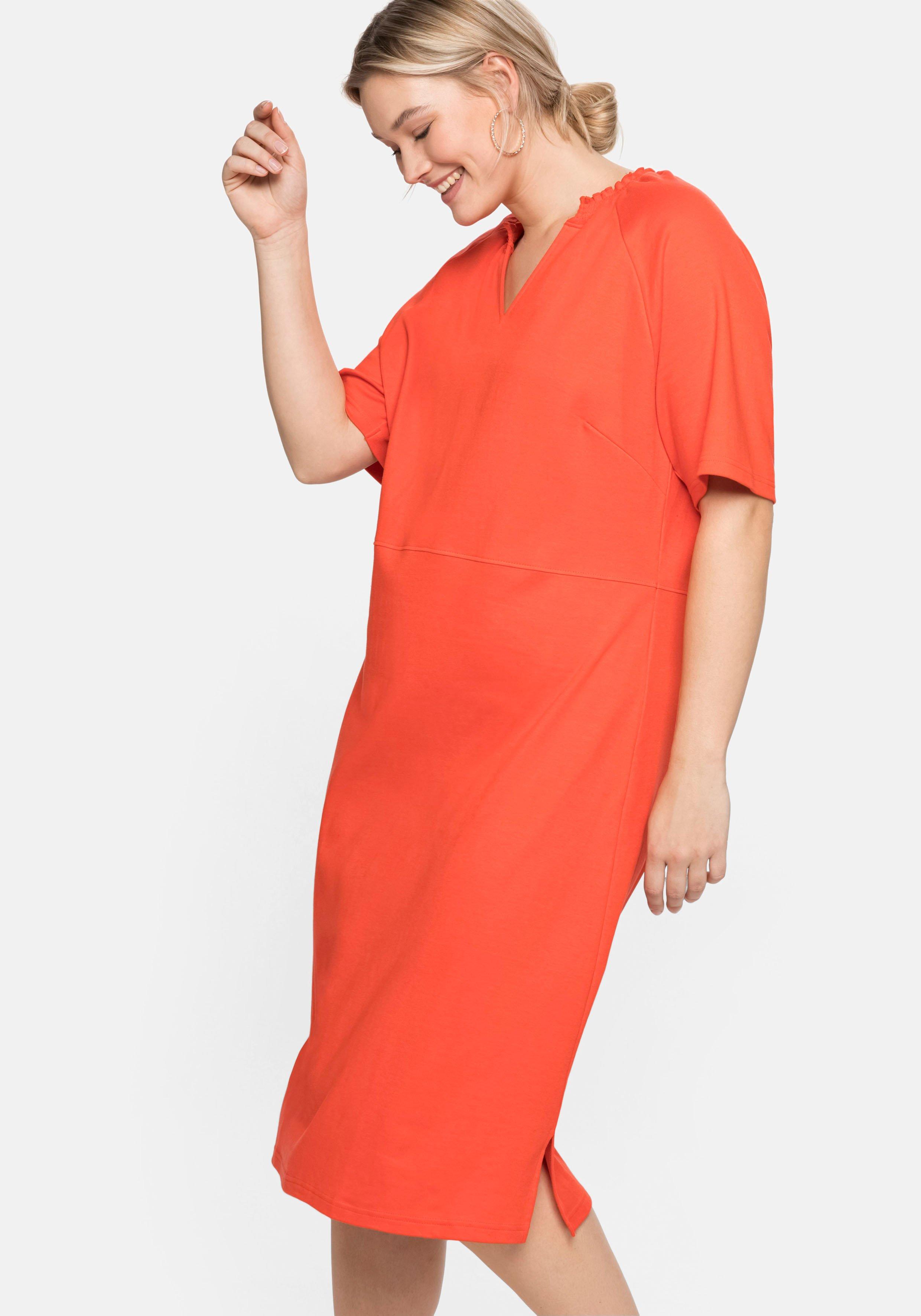 sheego Shirtkleid mit gesmoktem V-Ausschnitt - rotorange sheego