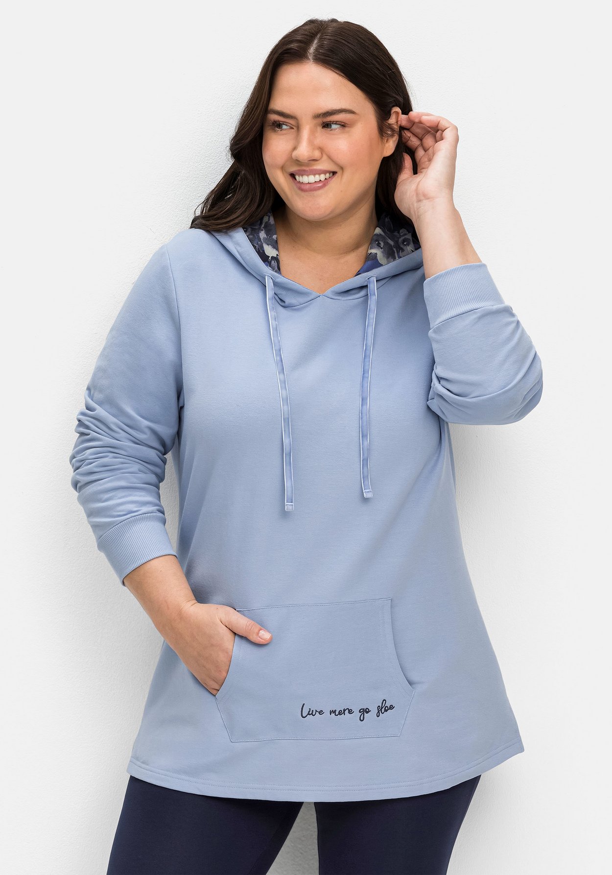 Relax-Kapuzensweatshirt mit Kängurutasche - blau | sheego