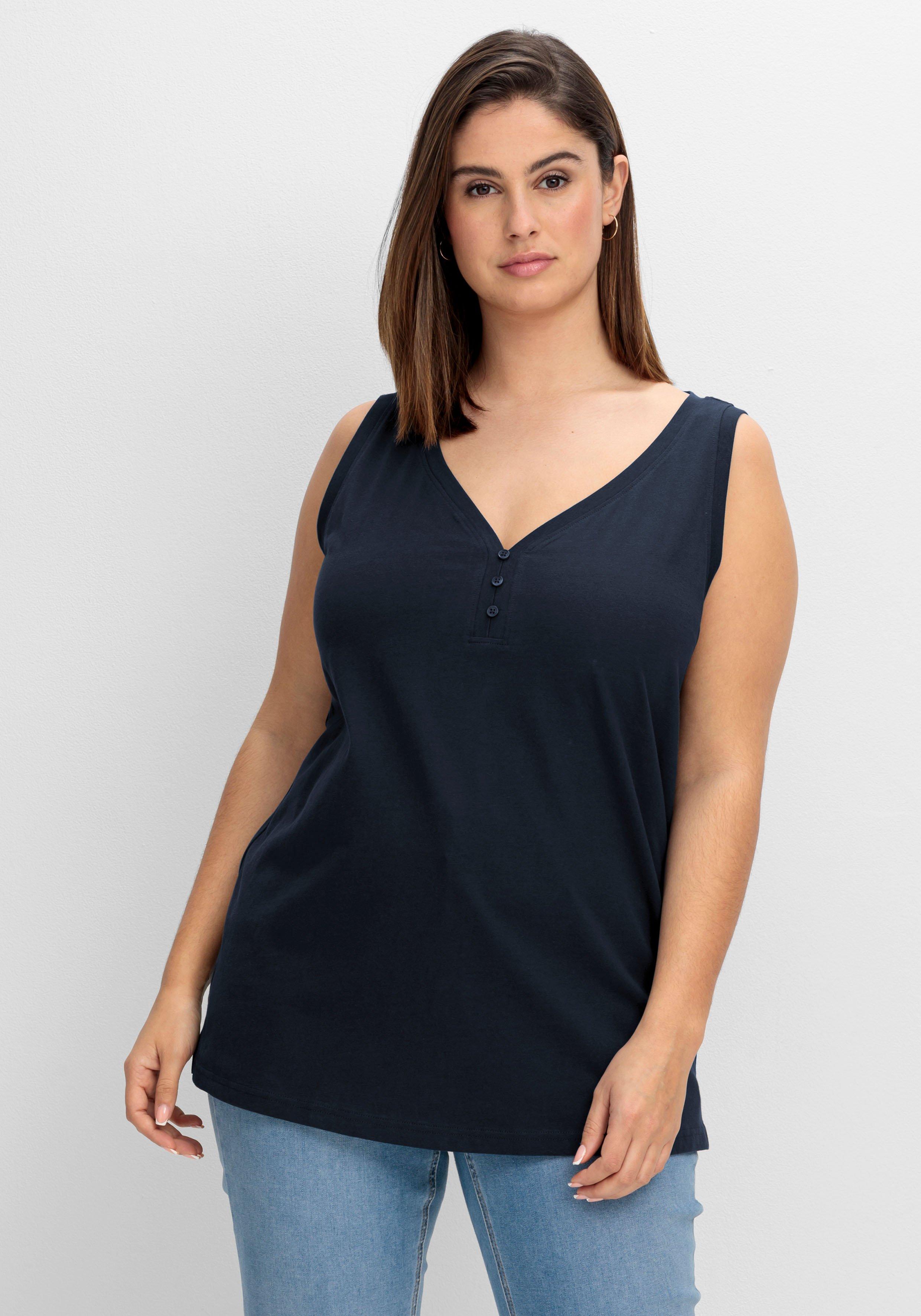 sheego Tanktop mit V-Ausschnitt und Zierknopfleiste - tiefblau sheego