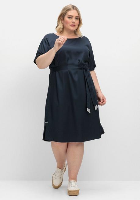 Kleid mit Bindegürtel, aus Viskose-Twill - nachtblau - 40