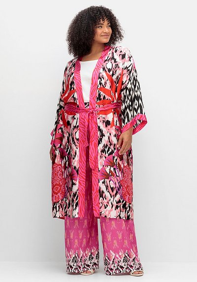 Kimono im Mustermix, aus Viskose-Satin - pink bedruckt | sheego