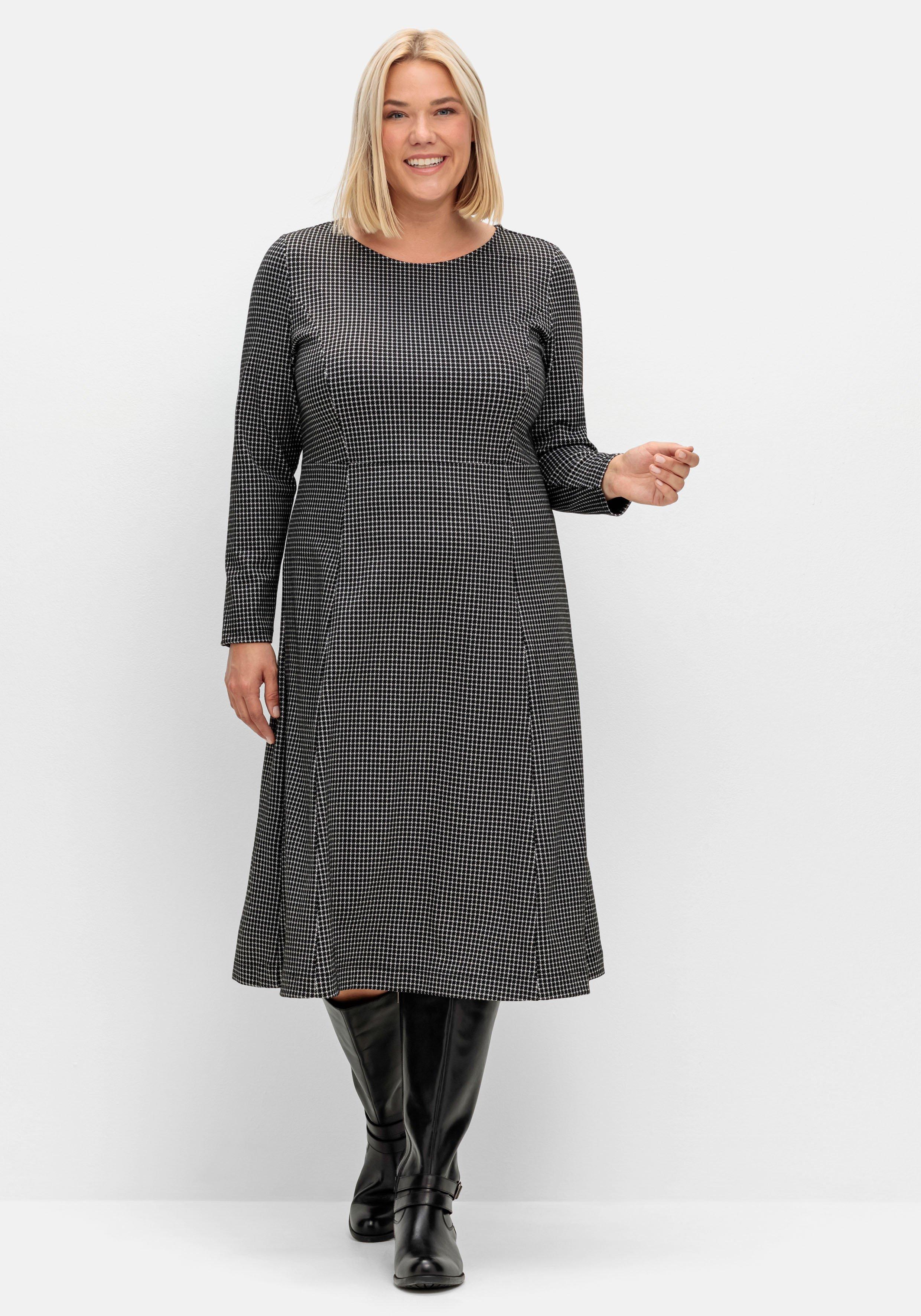 sheego Kariertes Shirtkleid in A-Linie und Midilänge - schwarz gemustert sheego