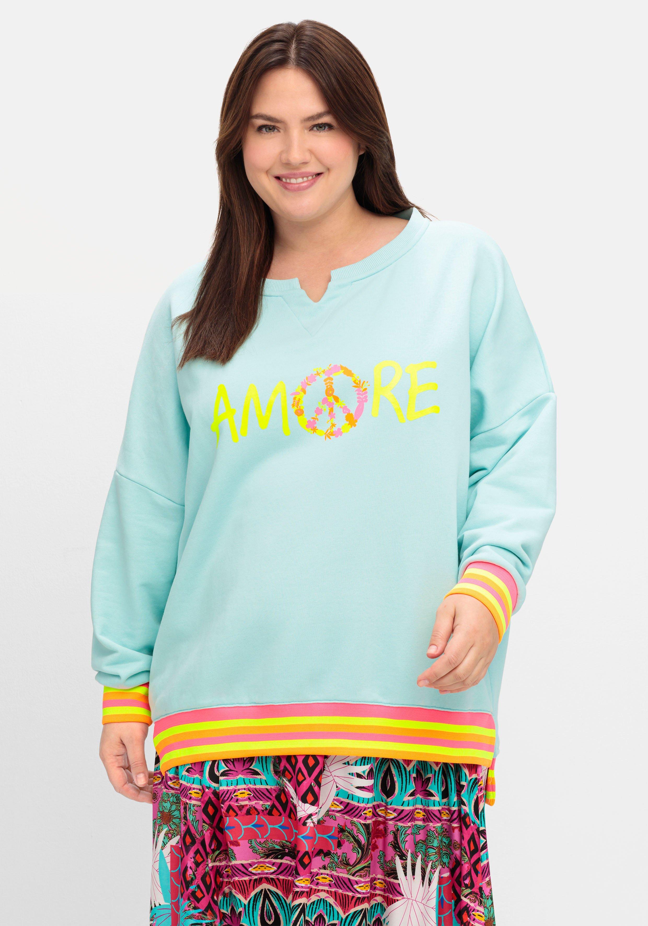 sheego loves miss goodlife Sweatshirt mit Statementprint und Ringelbündchen - hellblau bedruckt sheego