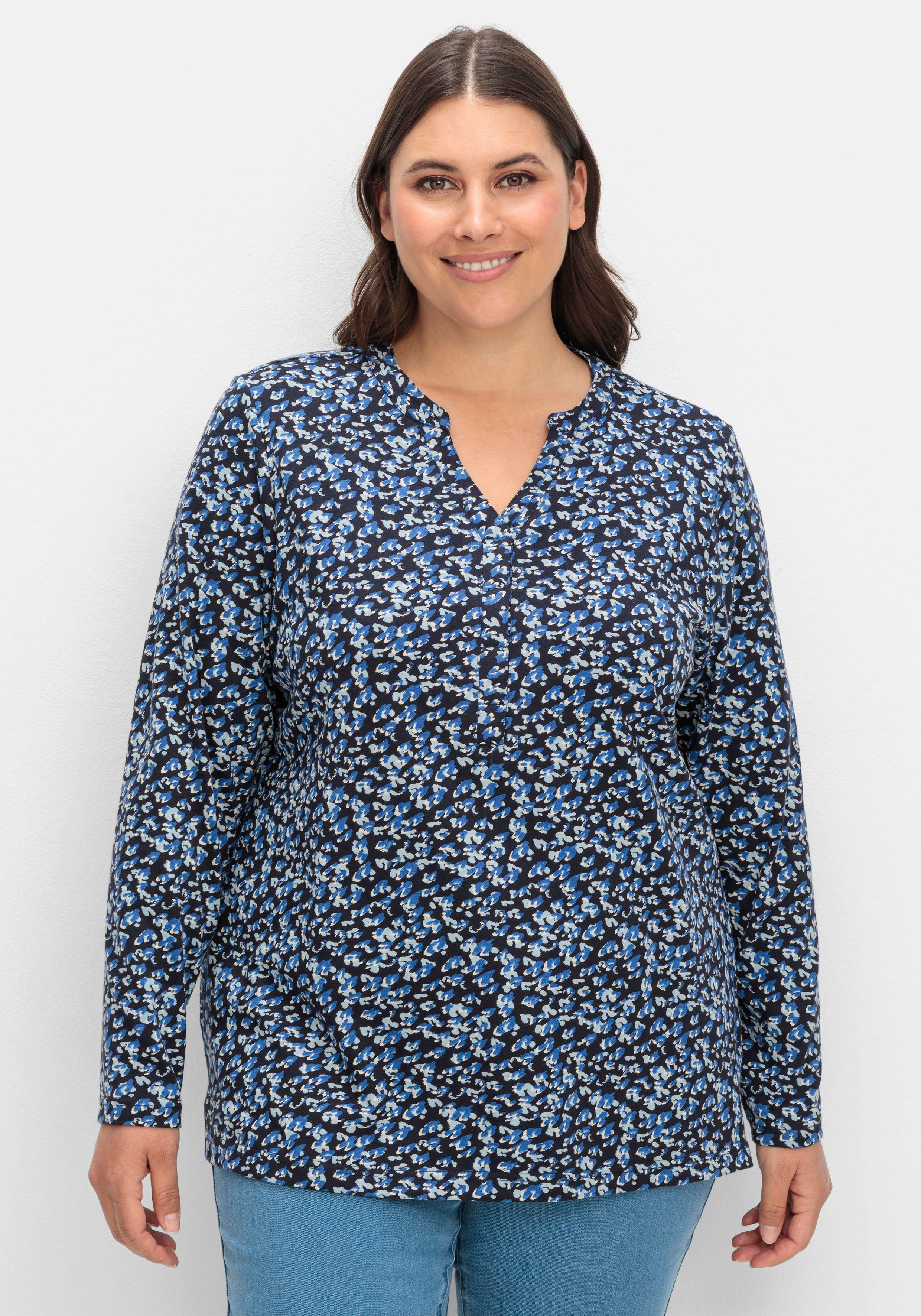 sheego Langarmshirt mit V-Schlitz und floralem Minimalprint - tiefblau gemustert sheego